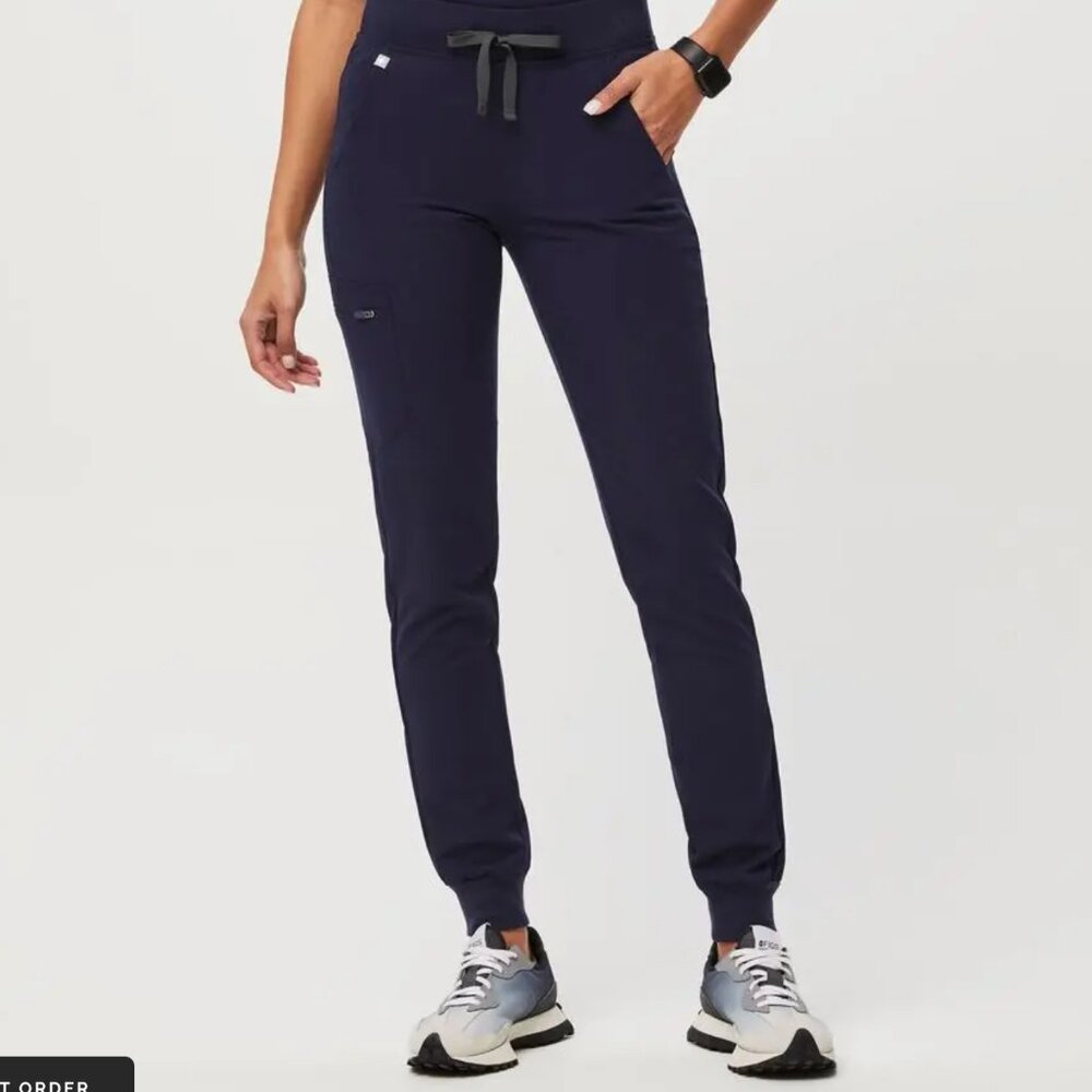 FIGs Zamora Joggers (Petite Length)